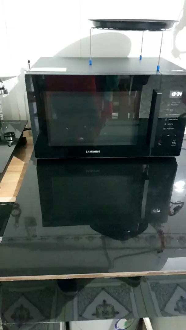 Lò Vi Sóng Samsung 30L MG30T5018CK/SV - Chế Độ Chiên Nướng Không Dầu Grill Fry, màu Đen