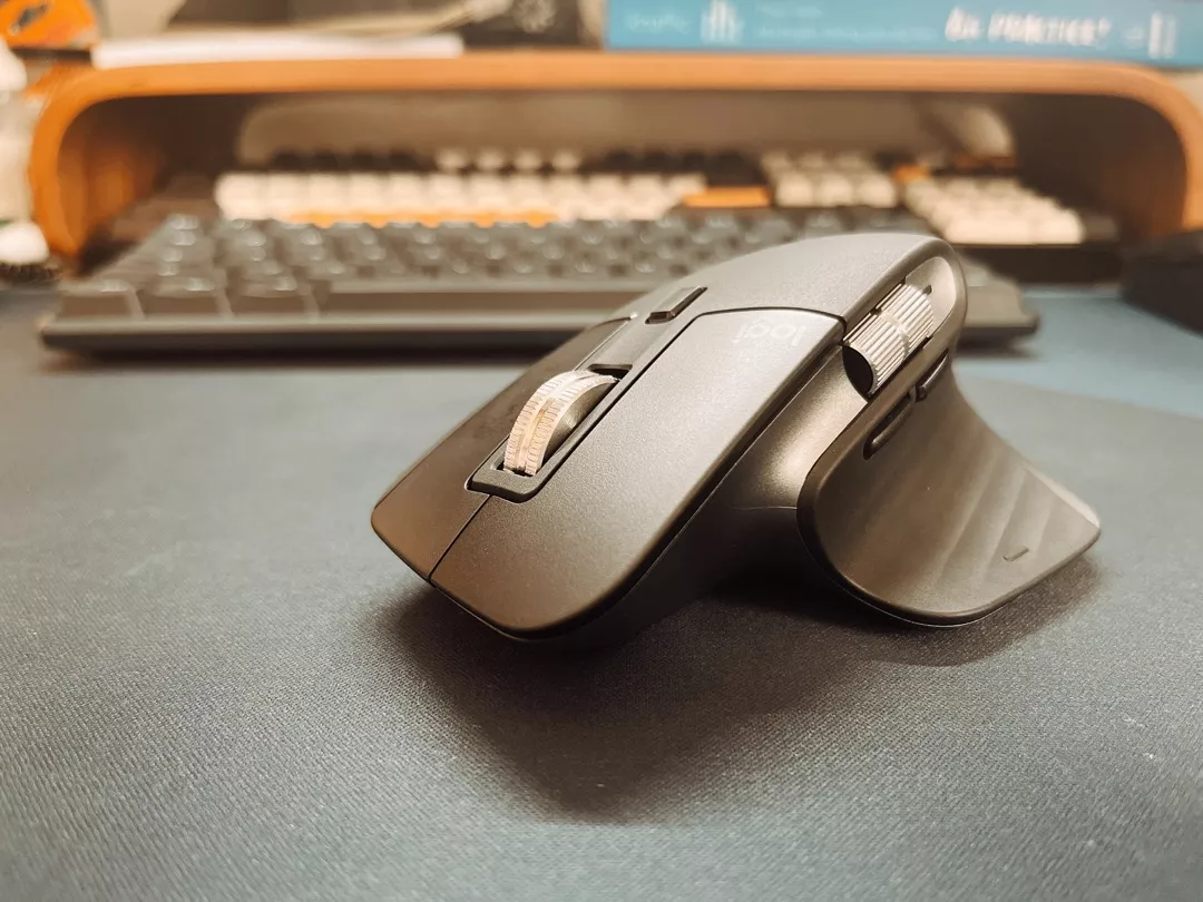 Chuột không dây Bluetooth Logitech MX Master 3s – Yên tĩnh, 8K DPI, Cuộn siêu nhanh, sạc USB-C