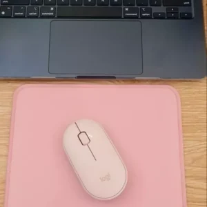 Bàn di chuột Logitech Mouse Pad Studio Series - Đế chống trượt, lướt dễ dàng, chống đổ tràn