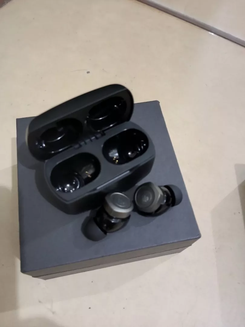 Tai nghe Bluetooth Nhét Tai Không Dây EDIFIER W240TN - Khử Ồn Hiệu Quả - Chơi Nhạc Đến 25H - 15 Tháng Bảo Hành