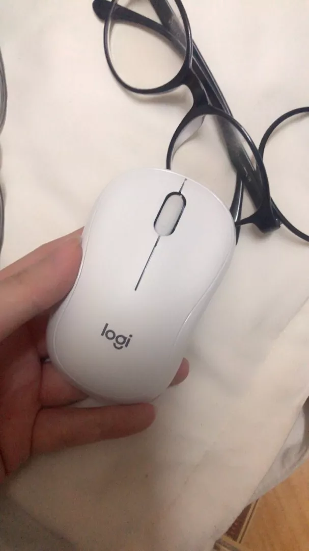 Chuột không dây Logitech M220 Silent - giảm ồn, USB, pin 1.5 năm, phù hợp PC/Laptop