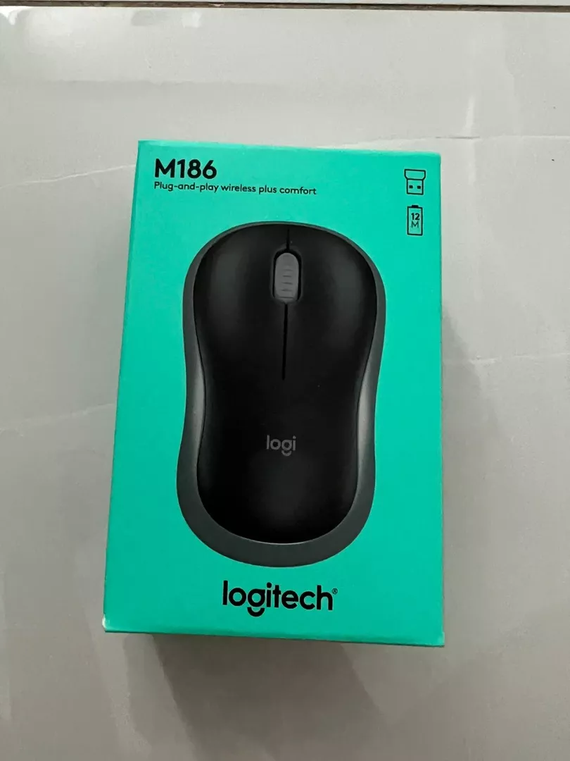 Chuột không dây Logitech M186 - USB, nhỏ gọn, thuận cả 2 tay, phù hợp PC/Laptop