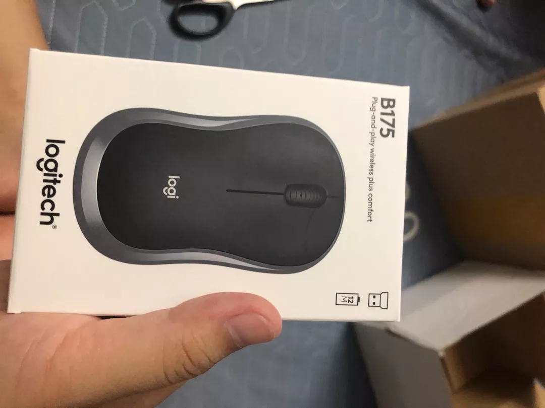 Chuột không dây Logitech B175 - USB 2.4Ghz, pin 1 năm, nhỏ gọn, thuận cả 2 tay, phù hợp PC/Laptop