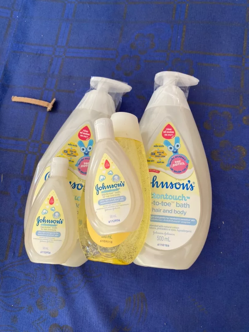 Combo 2 Chai Sữa Tắm Gội Toàn Thân Mềm Mịn Johnson's Baby Bath Cotton Touch 500mlx2