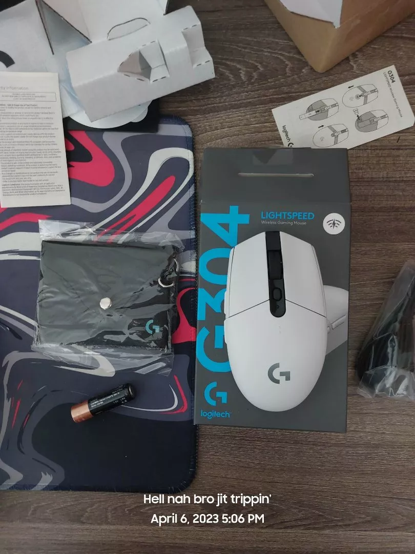 Chuột gaming không dây Logitech G304 - nhẹ, 6 nút lập trình, onboard memory, pin 250h