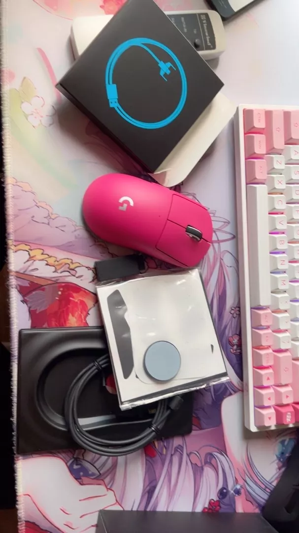 Chuột gaming không dây Logitech G Pro X Superlight - Siêu nhẹ, 5 nút lập trình, pin lâu