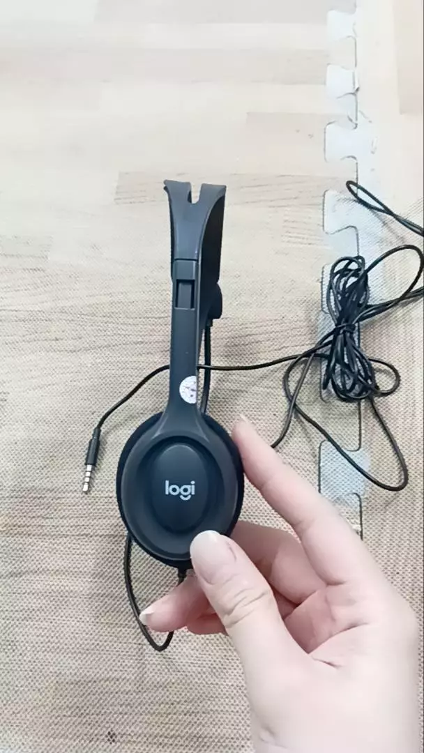 Tai nghe chụp tai Logitech H111 - 1 jack 3.5mm, Mic khử giảm tiếng ồn, âm thanh nổi