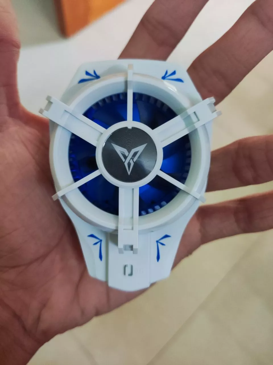 Quạt tản nhiệt kiêm sò lạnh 15W Flydigi B5 Fate Stay Night | Gace Store phân phối chính hãng