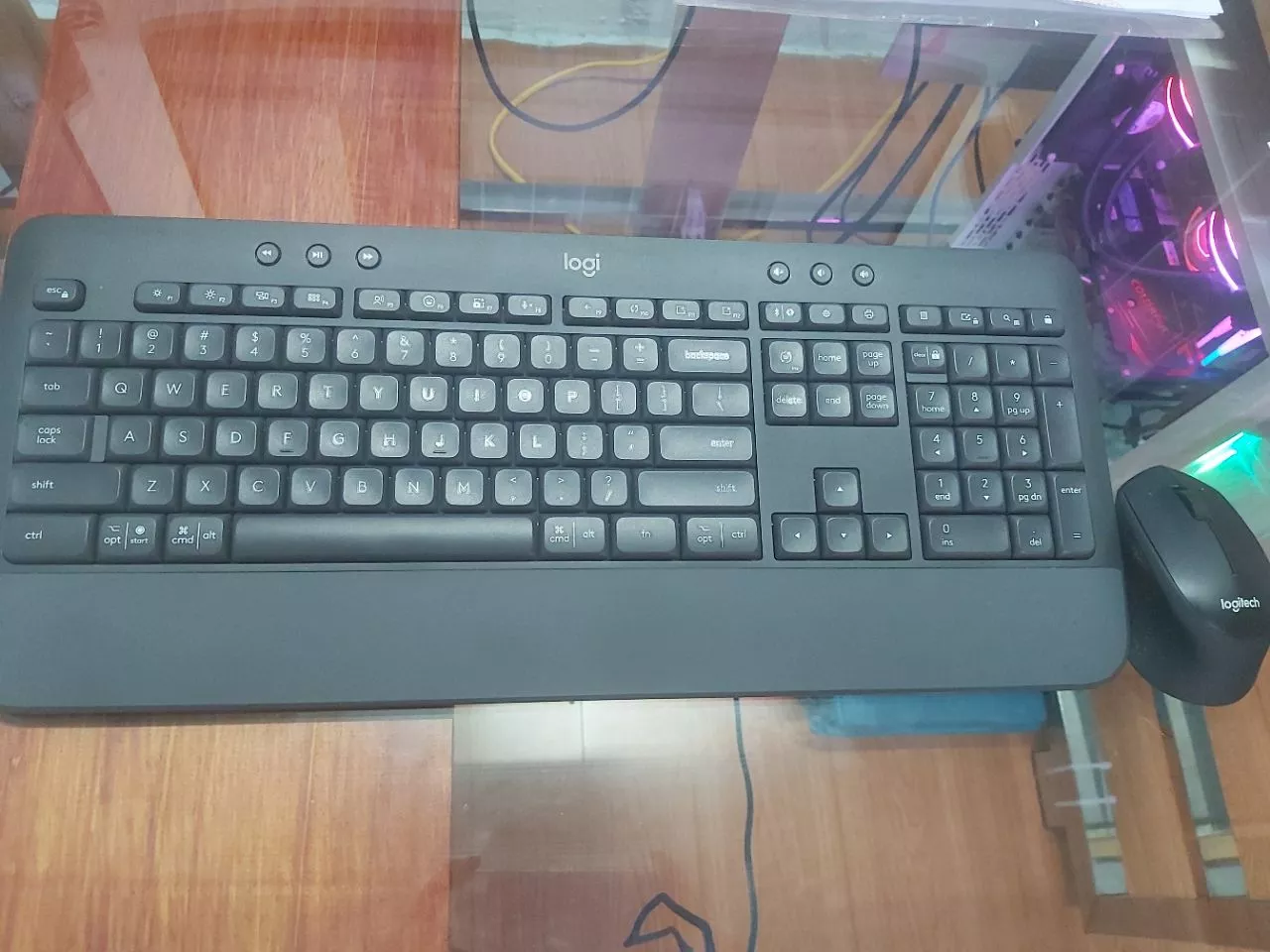 Bàn Phím Không Dây Logitech Signature K650 - Bàn phím số phụ, gác tay tích hợp, Bluetooth & USB Bolt