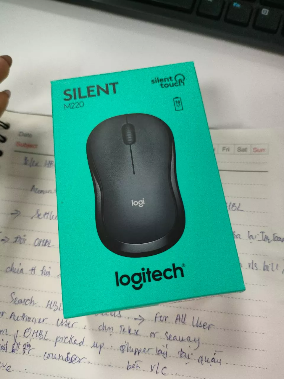 Chuột không dây Logitech M220 Silent - giảm ồn, USB, pin 1.5 năm, phù hợp PC/Laptop