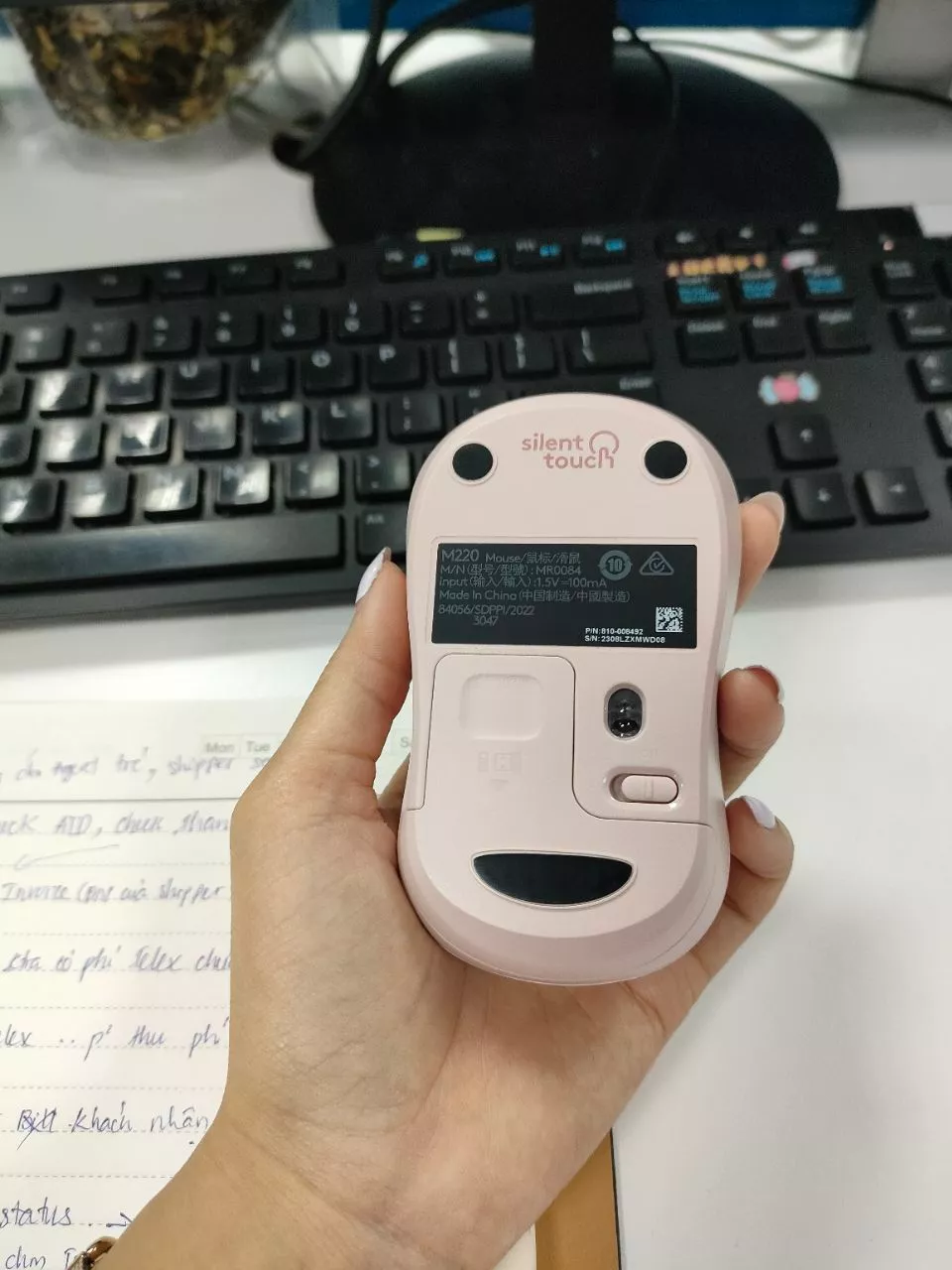 Chuột không dây Logitech M220 Silent - giảm ồn, USB, pin 1.5 năm, phù hợp PC/Laptop