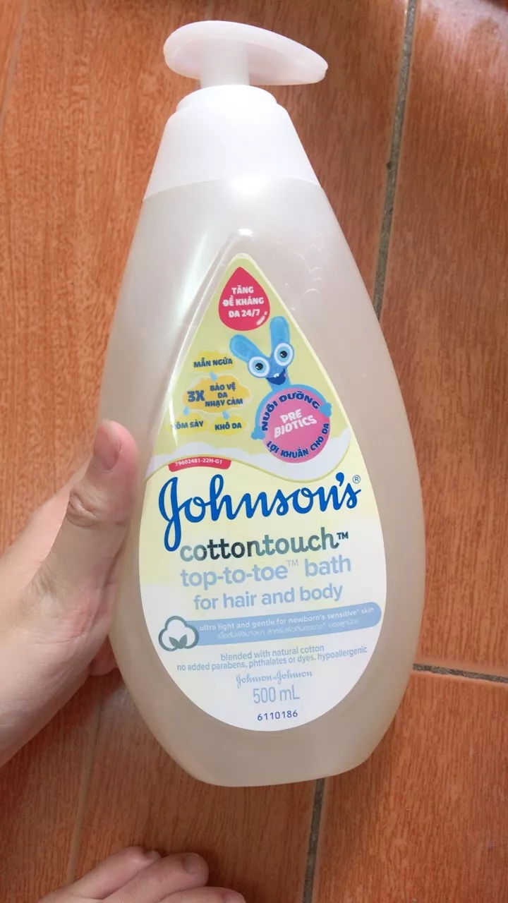 Combo 2 Chai Sữa Tắm Gội Toàn Thân Mềm Mịn Johnson's Baby Bath Cotton Touch 500mlx2