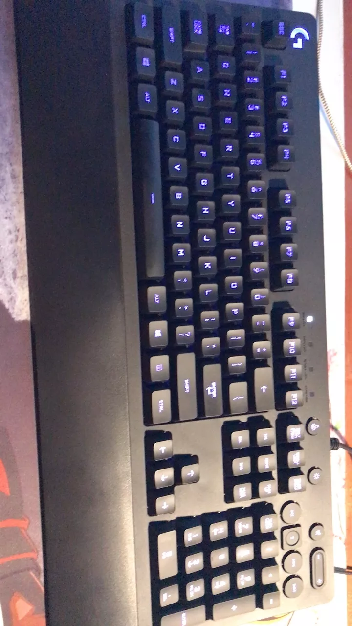 Bàn phím gaming có dây Logitech G213 Prodigy - RGB, Full size, chống tràn bền bỉ