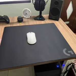 Bàn di, lót chuột gaming Logitech G740 - Đế cao su, ma sát tốt, chống trượt