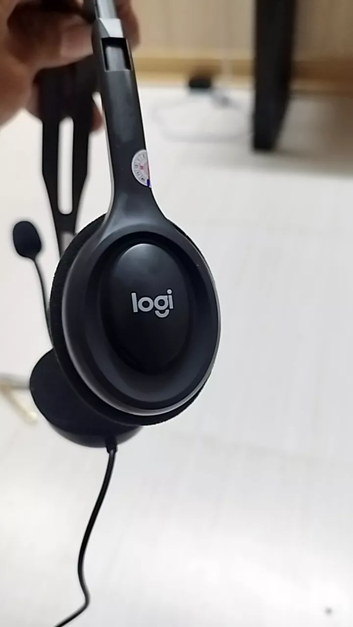 Tai nghe chụp tai Logitech H111 - 1 jack 3.5mm, Mic khử giảm tiếng ồn, âm thanh nổi