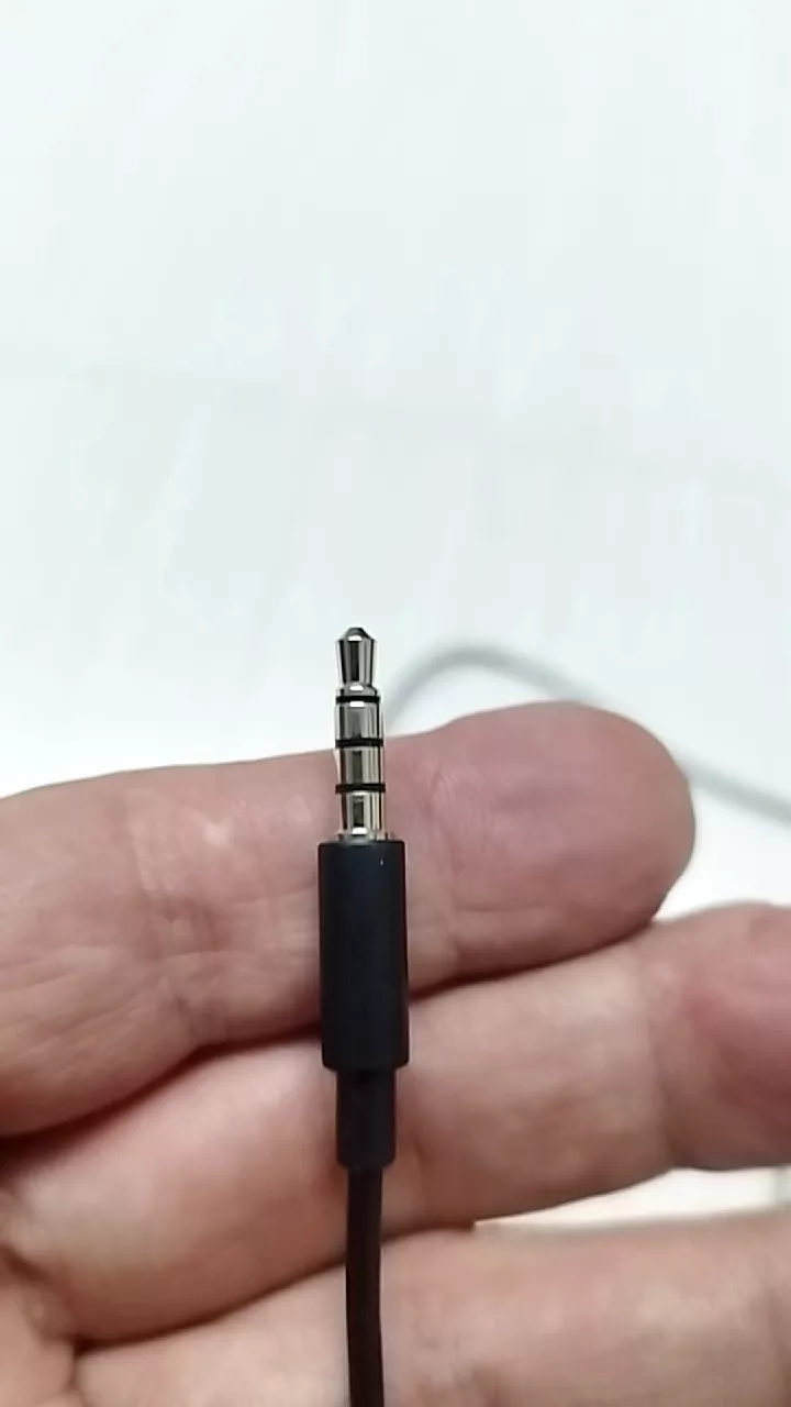 Tai nghe chụp tai Logitech H111 - 1 jack 3.5mm, Mic khử giảm tiếng ồn, âm thanh nổi