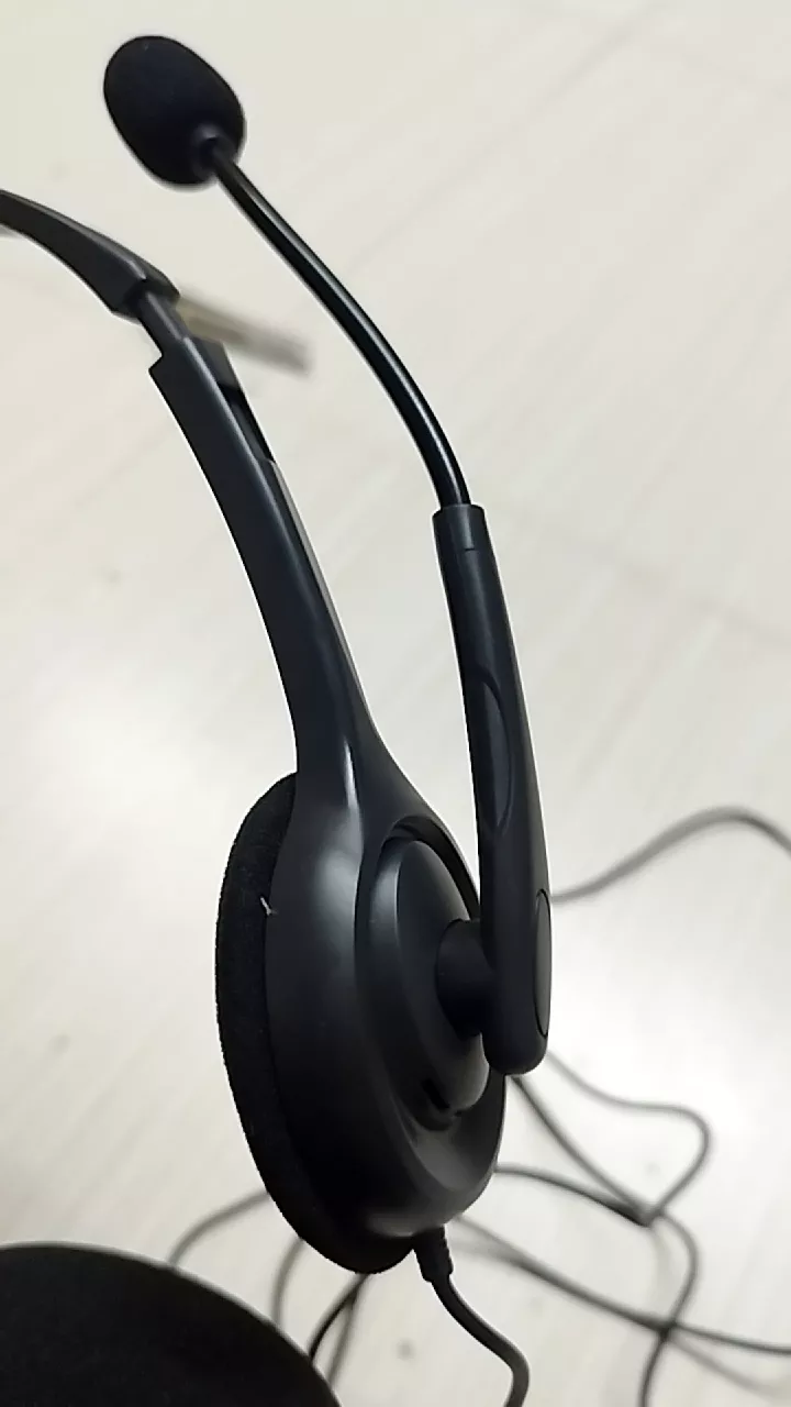 Tai nghe chụp tai Logitech H111 - 1 jack 3.5mm, Mic khử giảm tiếng ồn, âm thanh nổi