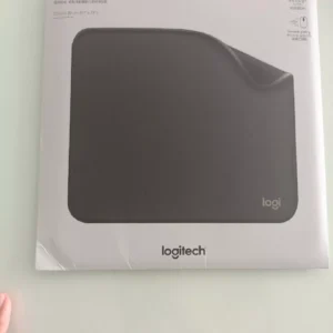 Bàn di chuột Logitech Mouse Pad Studio Series - Đế chống trượt, lướt dễ dàng, chống đổ tràn