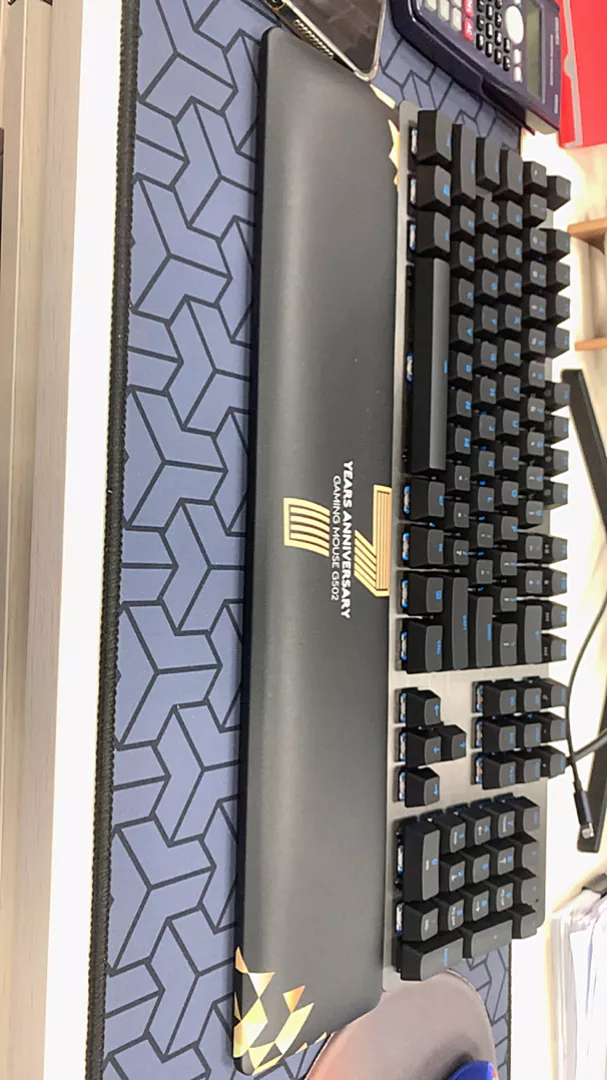 Lót tay chơi game Logitech G - Phiên bản kỷ niệm (PALM REST)
