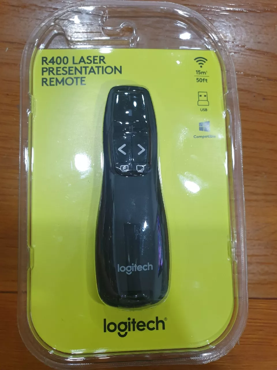 Bút trình chiếu từ xa Logitech R400 - Không dây USB 15m, nút bấm tiện lợi