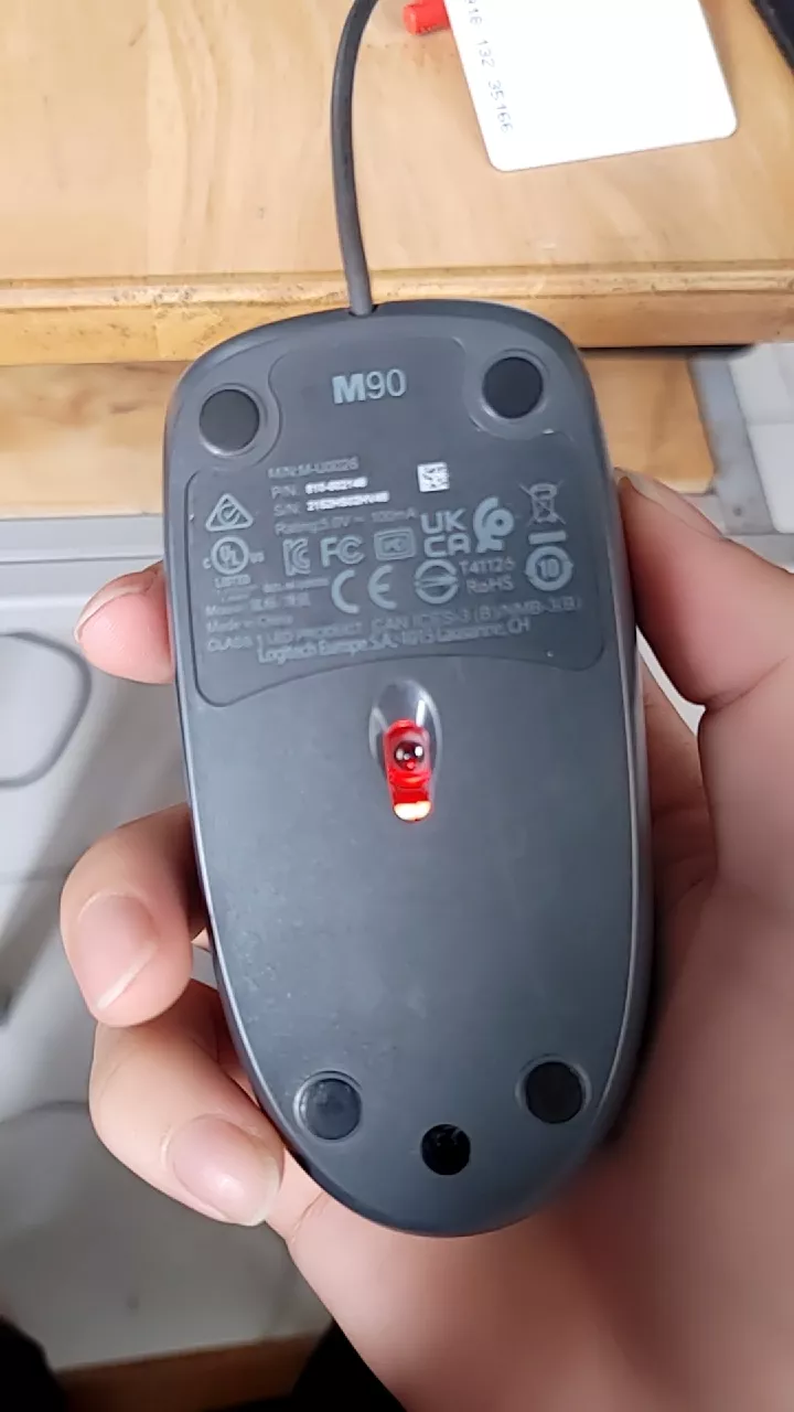 Chuột có dây Logitech M90 - Siêu bền, siêu tiết kiệm, nhỏ gọn, thiết kế ôm tay