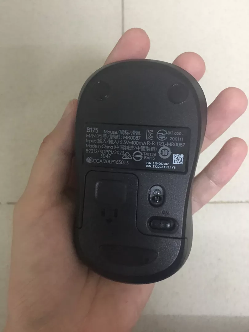 Chuột không dây Logitech B175 - USB 2.4Ghz, pin 1 năm, nhỏ gọn, thuận cả 2 tay, phù hợp PC/Laptop