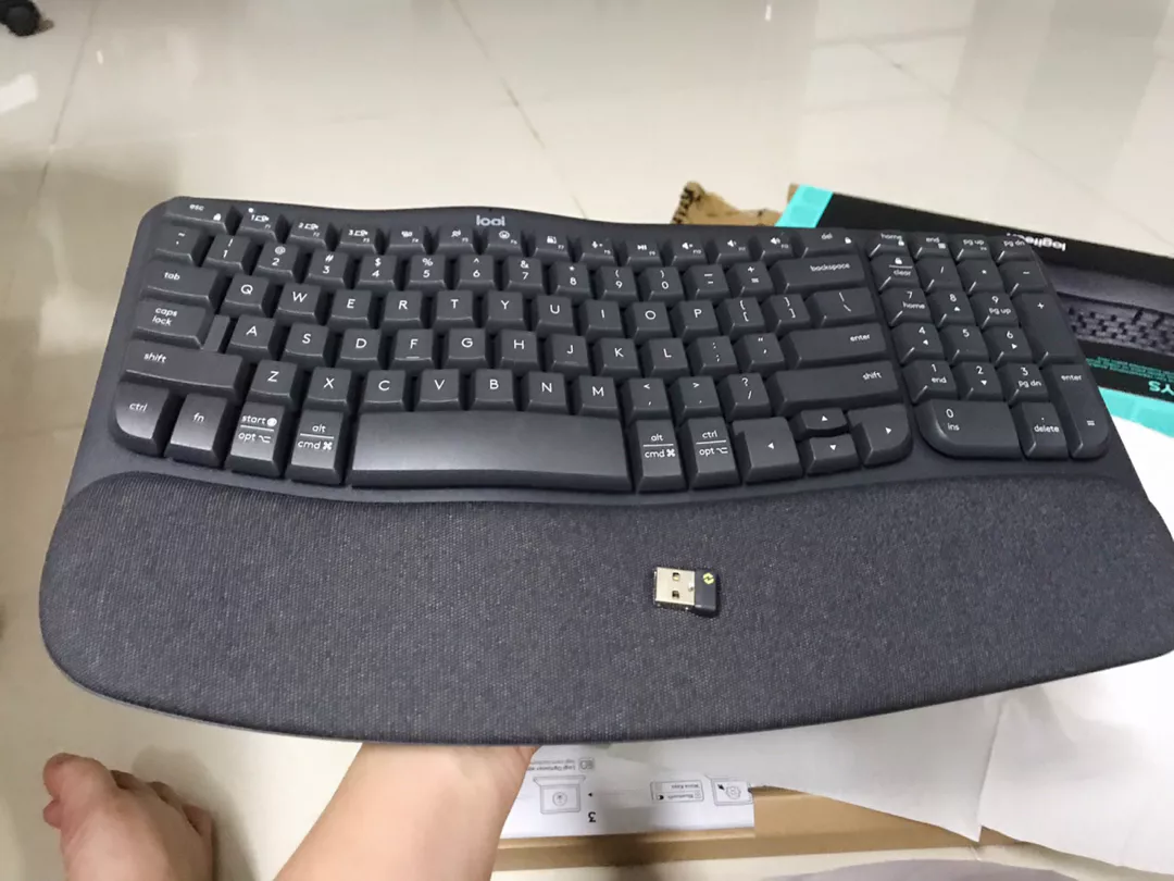 Bàn phím không dây công thái học Logitech Wave Keys - Kết nối Bluetooth, Gác tay, Windows, MacOs