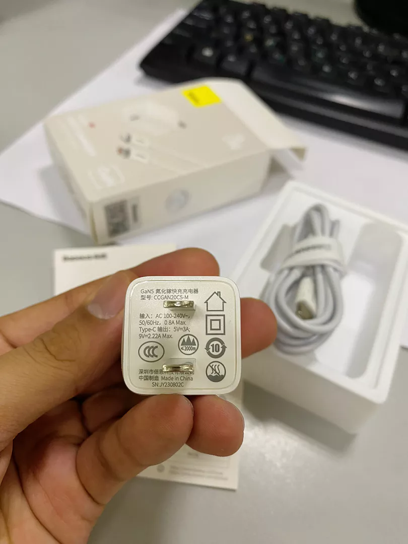 Củ sạc nhanh BASEUS PD 20W GaN5 1C thích hợp cho i14 13 12 pro max