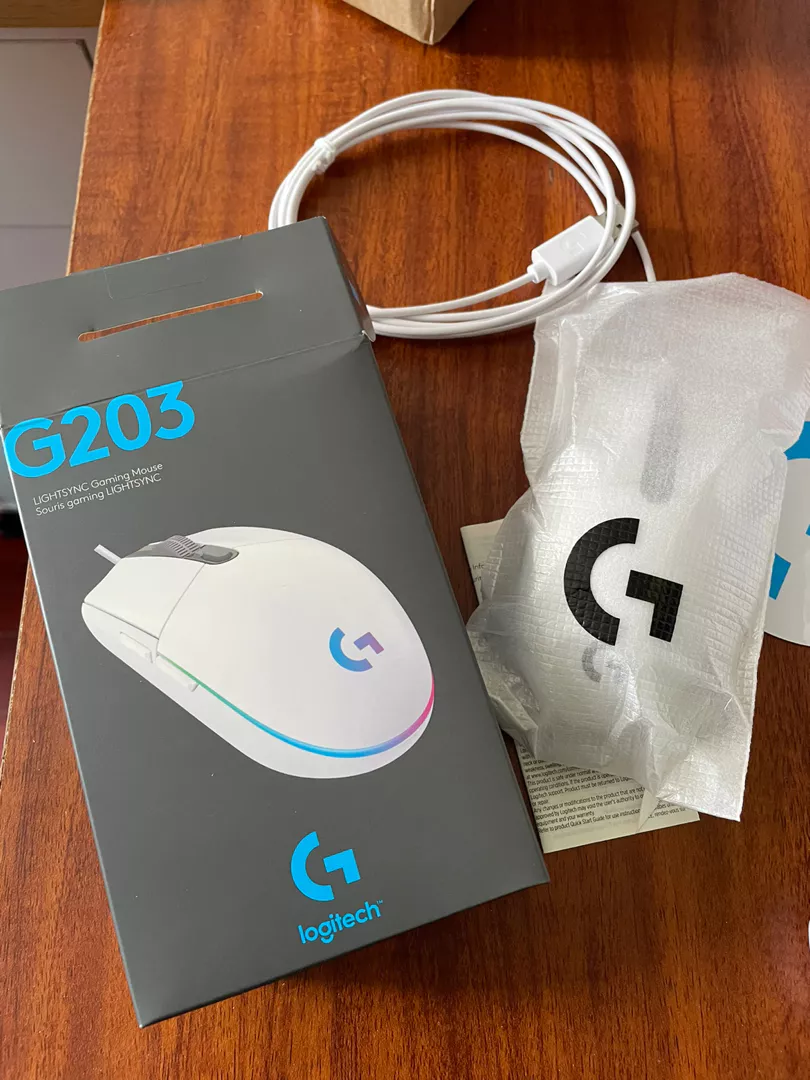Chuột gaming có dây Logitech G203 Lightsync - Tùy chỉnh RGB, 6 nút lập trình, nhẹ