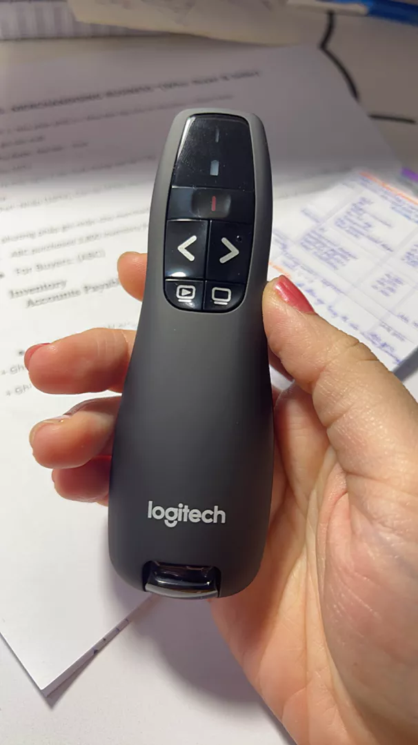 Bút trình chiếu từ xa Logitech R400 - Không dây USB 15m, nút bấm tiện lợi