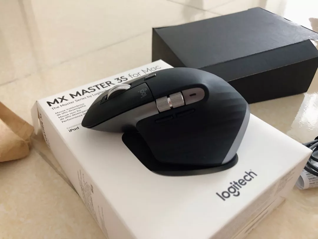Chuột không dây Bluetooth Logitech MX Master 3s – Yên tĩnh, 8K DPI, Cuộn siêu nhanh, sạc USB-C