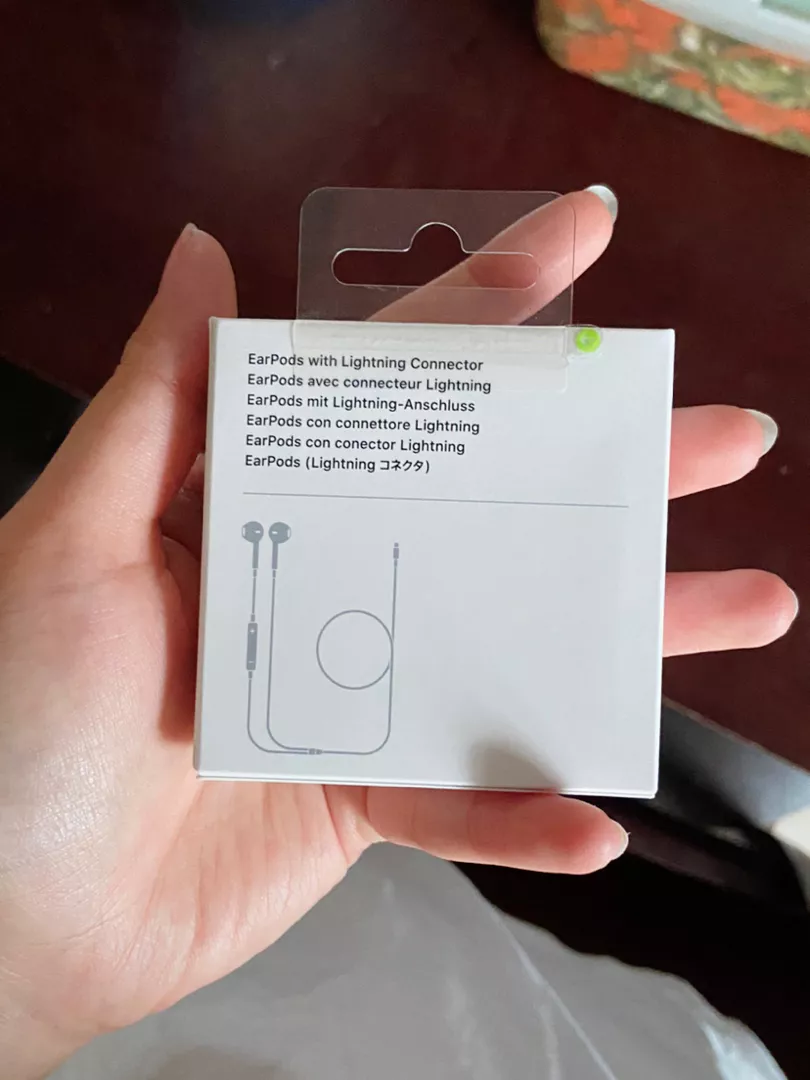 Tai nghe Apple Earpods chân lightning Chính hãng (dùng cho iPhone 14 series trở xuống)
