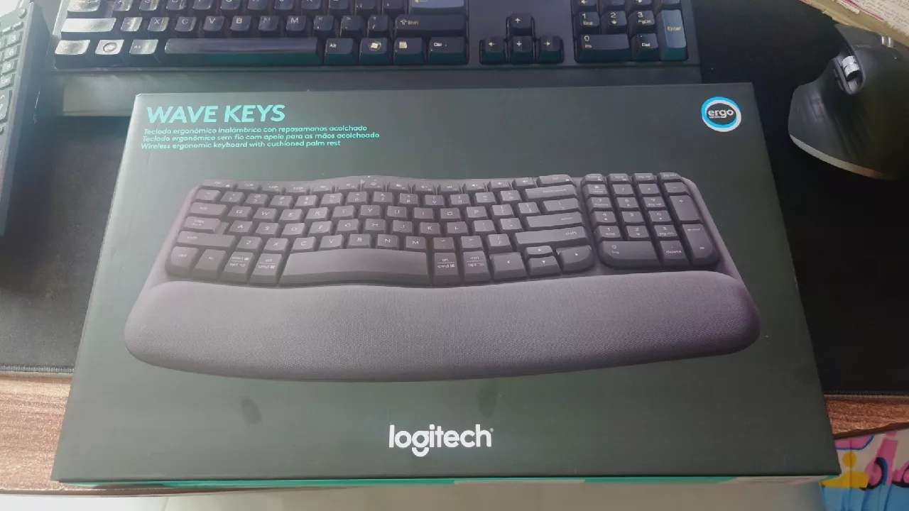 Bàn phím không dây công thái học Logitech Wave Keys - Kết nối Bluetooth, Gác tay, Windows, MacOs