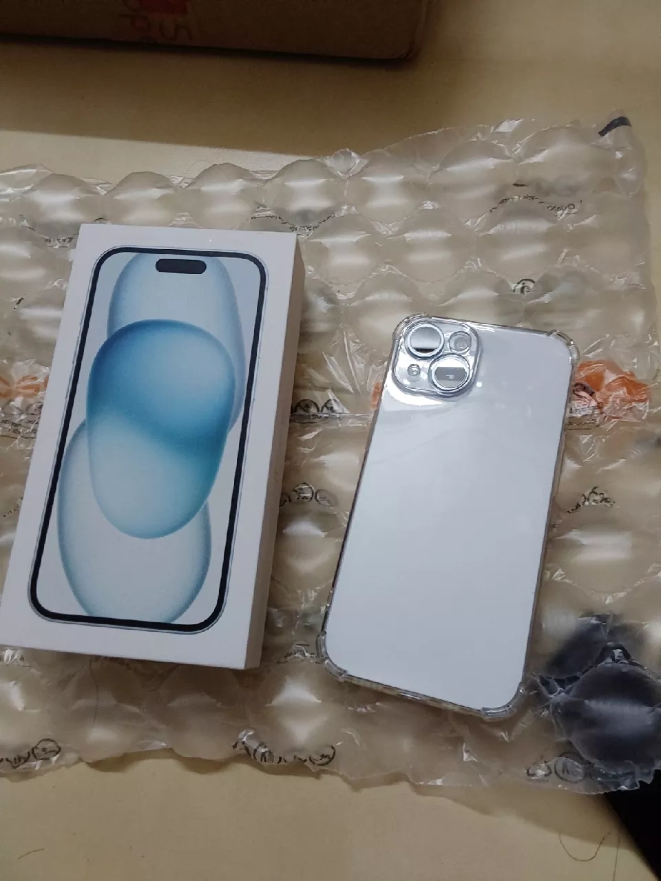 Điện thoại Apple iPhone 15 256GB