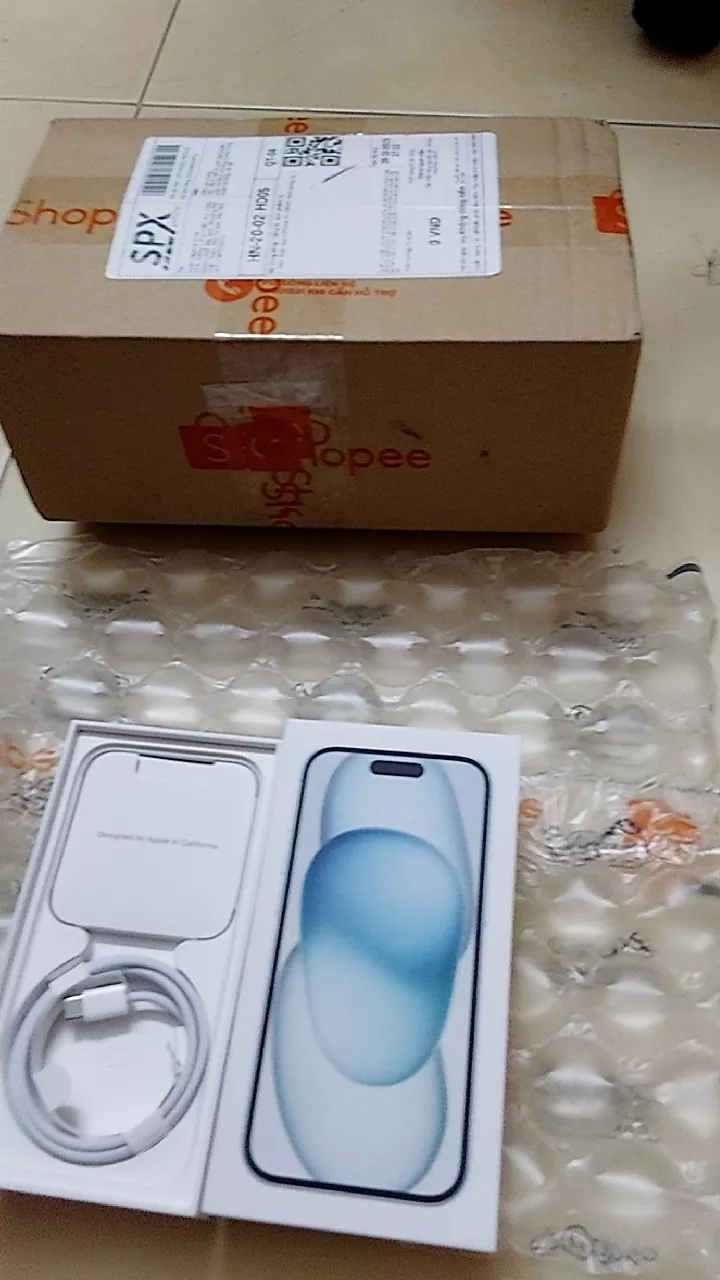 Điện thoại Apple iPhone 15 256GB