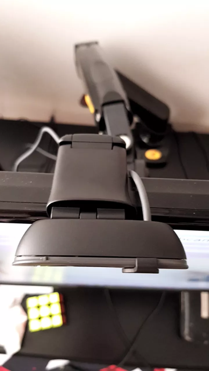 Webcam Full HD Logitech Brio 100 - Cân bằng ánh sáng, Mic, Màn chập, USB-A, Google Meet, Zoom