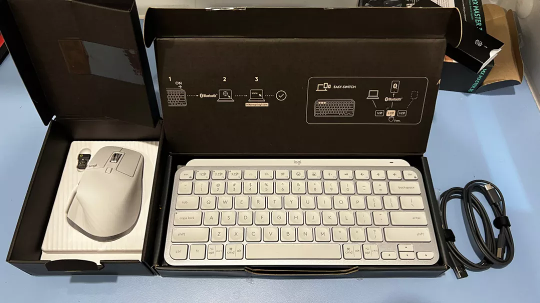 Combo bàn phím Logitech MX Keys Mini và chuột Logitech MX Master 3S