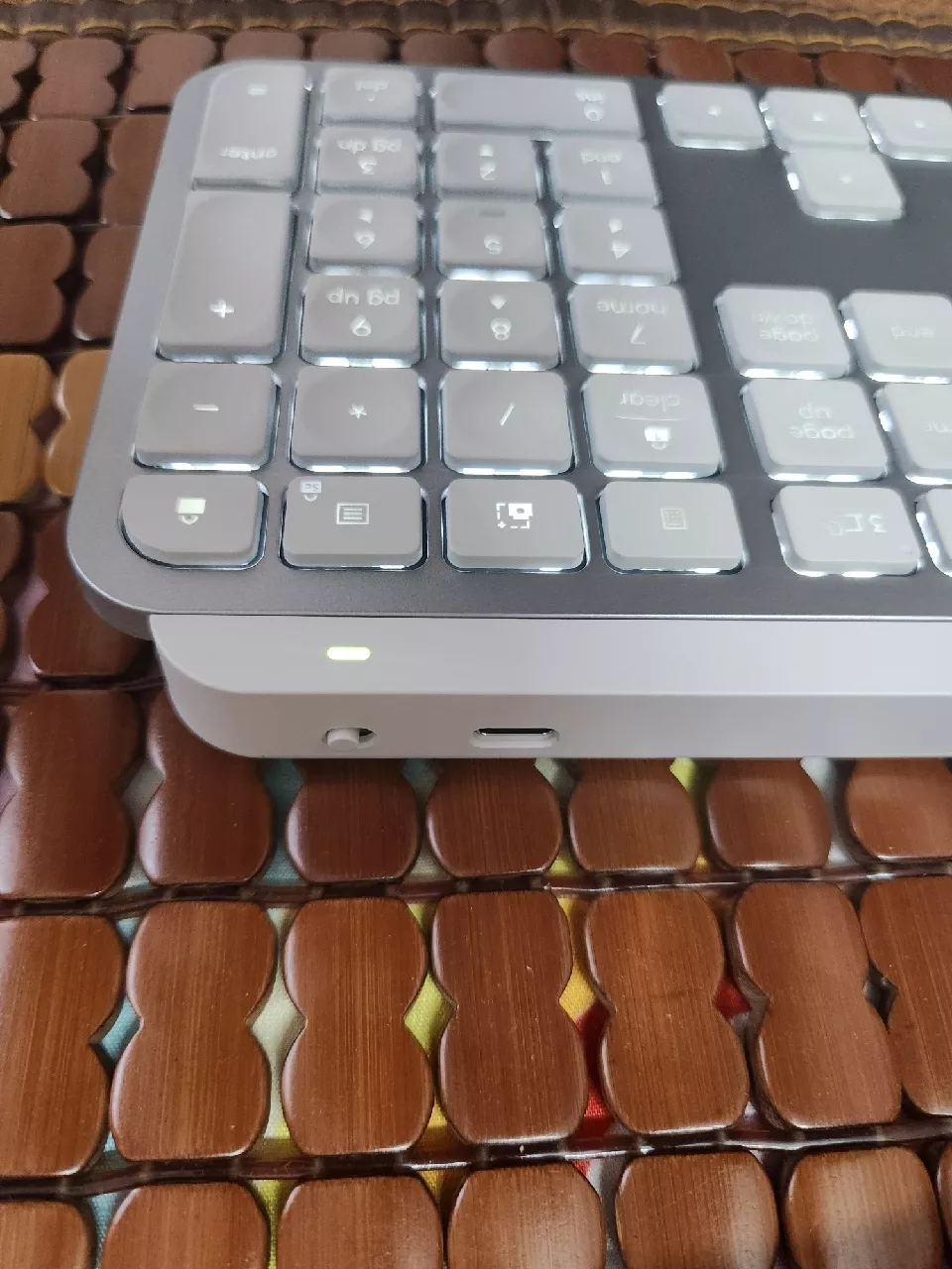 Bàn phím không dây Logitech MX Keys S - Low Profile yên tĩnh, Đèn nền, Bluetooth, Sạc USB-C