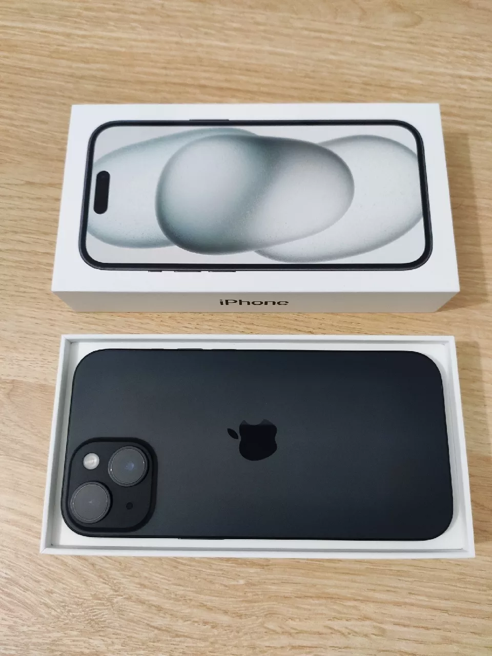 Điện thoại Apple iPhone 15 128GB