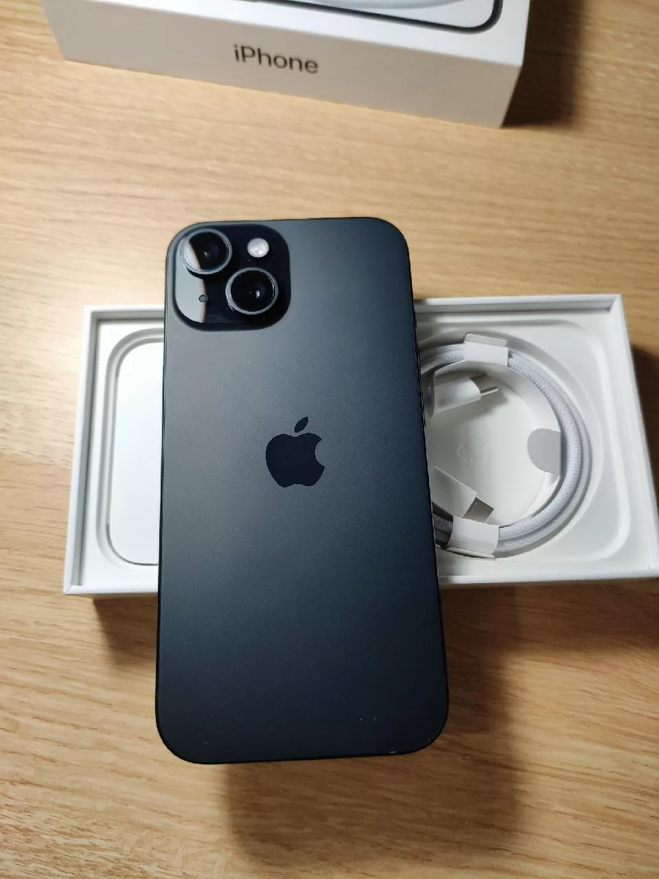 Điện thoại Apple iPhone 15 128GB
