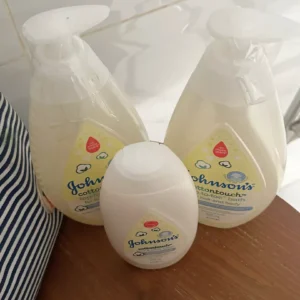 Combo 2 Chai Sữa Tắm Gội Toàn Thân Mềm Mịn Johnson's Baby Bath Cotton Touch 500mlx2