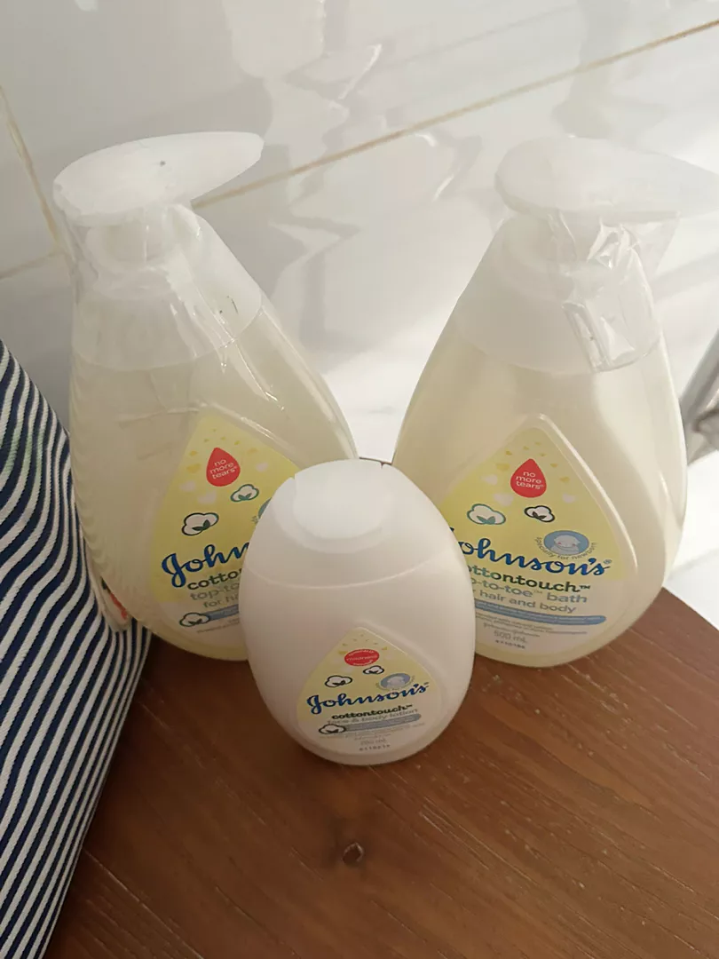 Combo 2 Chai Sữa Tắm Gội Toàn Thân Mềm Mịn Johnson's Baby Bath Cotton Touch 500mlx2