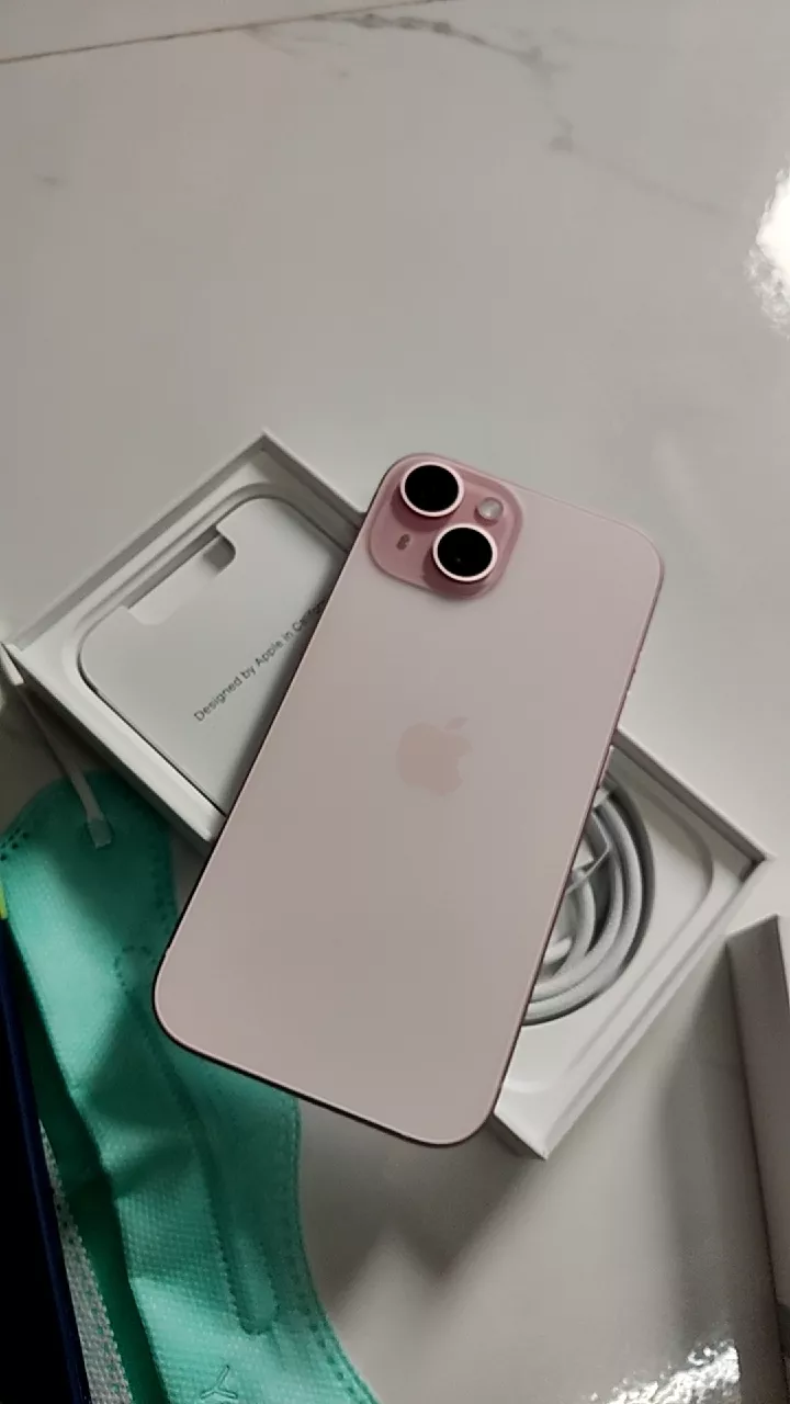 Điện thoại Apple iPhone 15 128GB