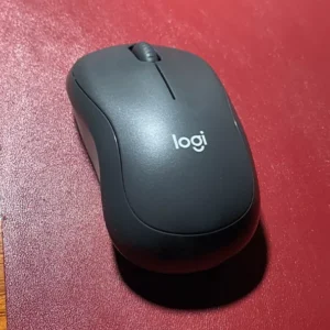 Combo Bàn phím và chuột không dây Logitech MK295 Silent - Giảm ồn, có phím số, bền bỉ