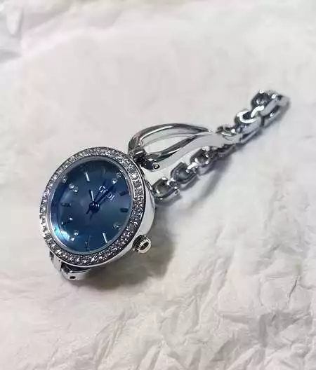 Đồng Hồ Nữ GEDI Đính Hạt Thời Trang Mặt Tròn, Viền Đính Hạt Thời Trang, Thiết Kế Hiện Đại Đơn Giả