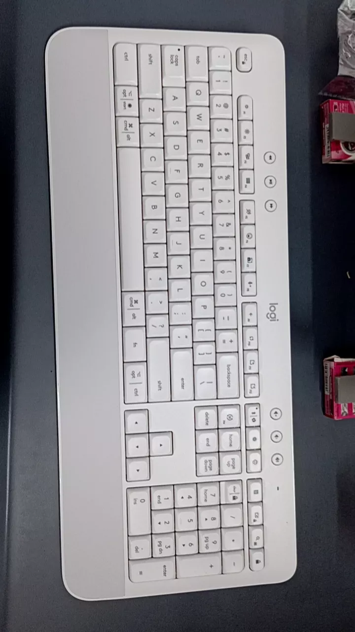 Bàn Phím Không Dây Logitech Signature K650 - Bàn phím số phụ, gác tay tích hợp, Bluetooth & USB Bolt