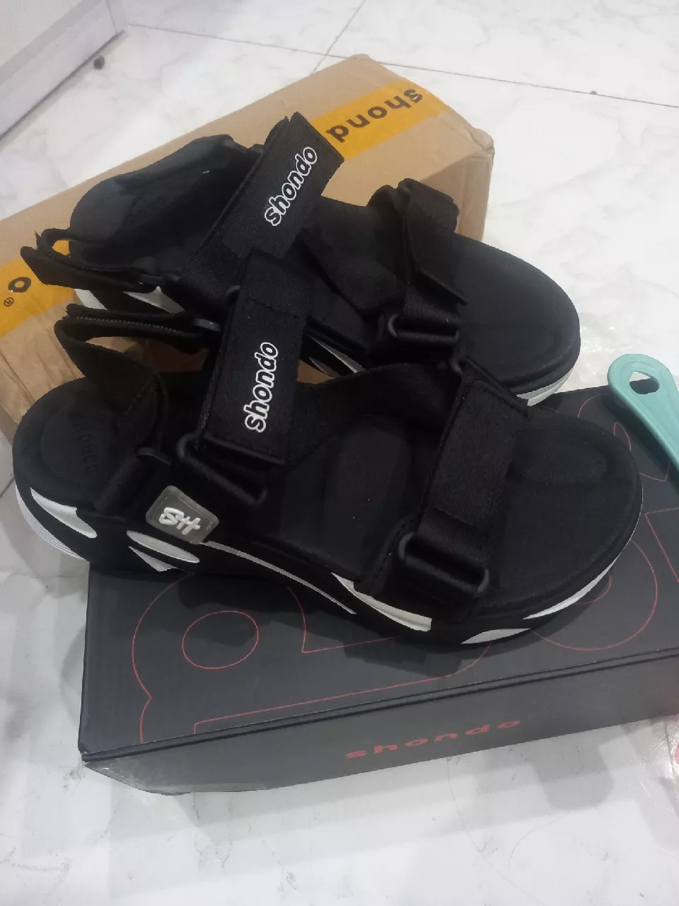 Giày Sandal Nam Nữ Shondo Êm Chân, Bền F8 Đen Trắng Ver.2 F8M1012