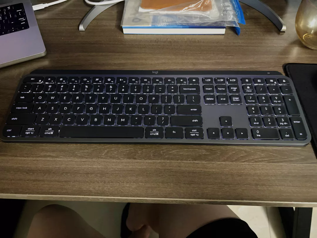Bàn phím không dây Logitech MX Keys S - Low Profile yên tĩnh, Đèn nền, Bluetooth, Sạc USB-C
