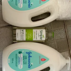 Sữa tắm Johnson's cho bé Sữa và Gạo, Sữa và Yến Mạch 1000ml
