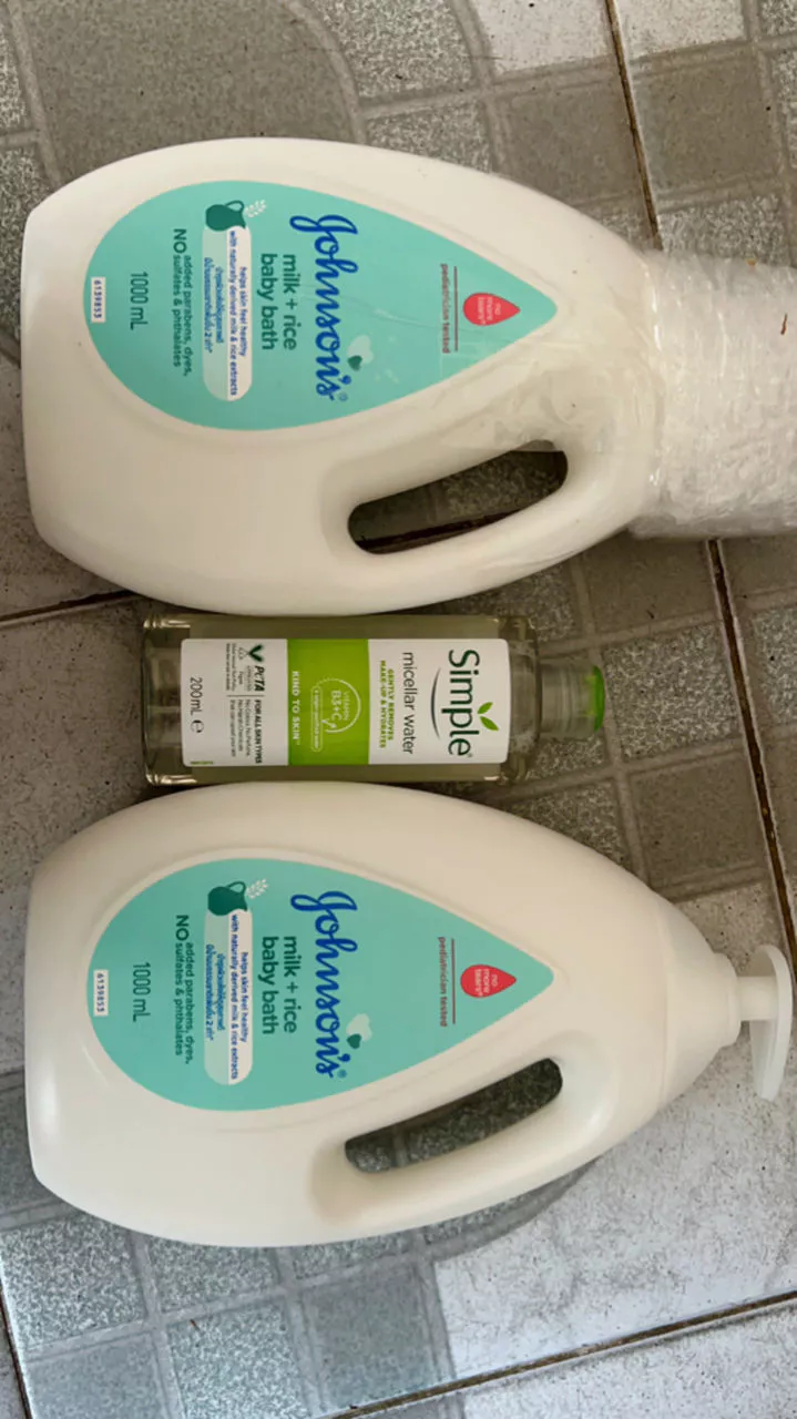 Sữa tắm Johnson's cho bé Sữa và Gạo, Sữa và Yến Mạch 1000ml